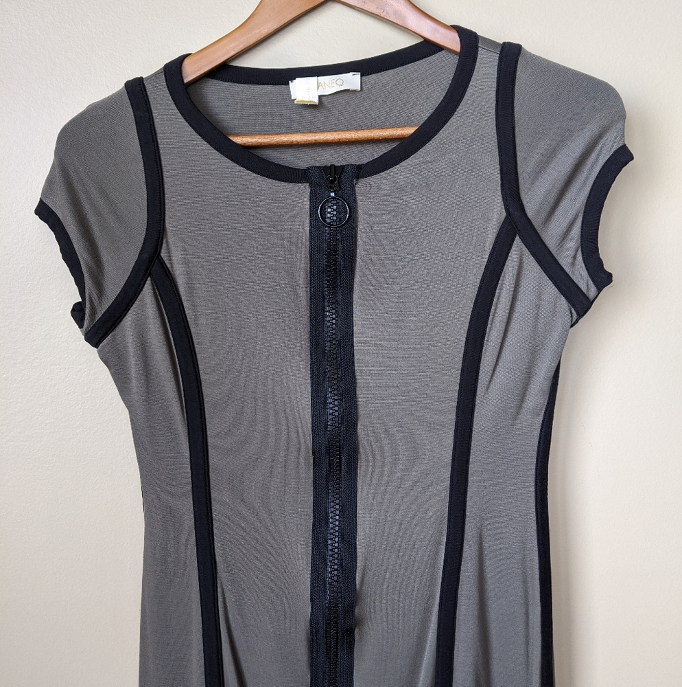 MANEQ Zip Up Dress 👗 - Picture 2 of 5